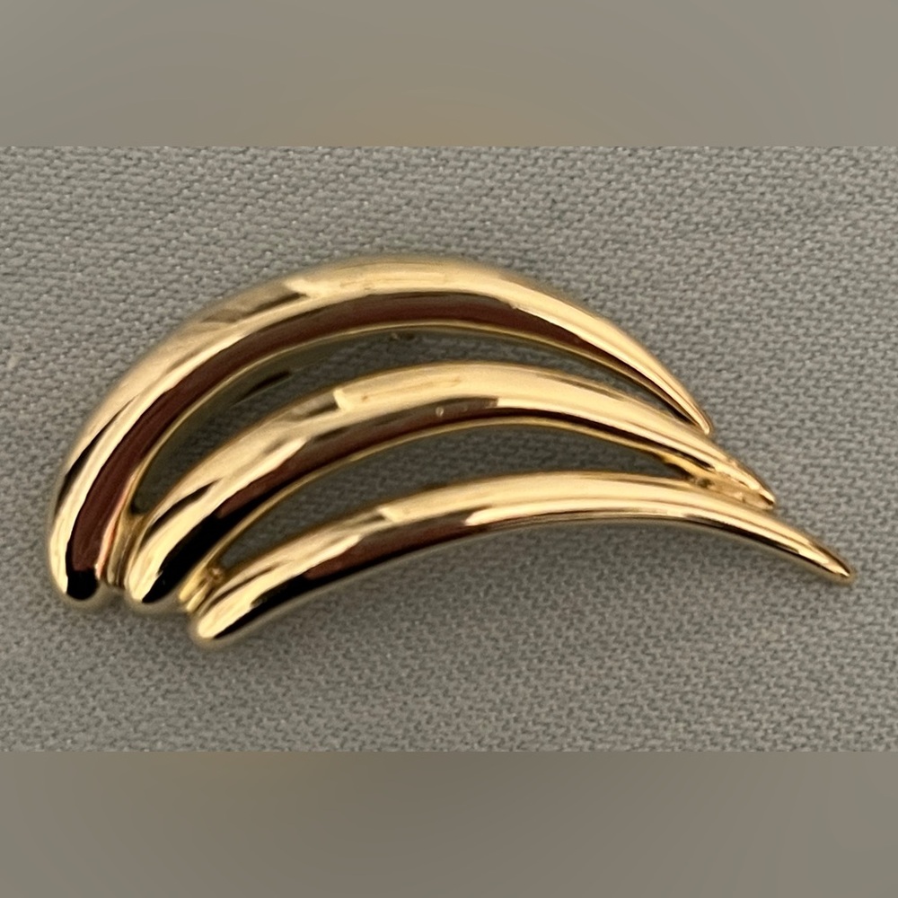Vintage Piscitelli signed gold tone swish brooch pin